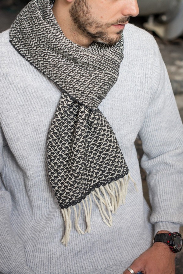 Scarf - Swallow Cloud Anthracite 04